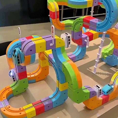 MagTrack Pro - Costruttore di Ferrovia Elettrica Magnetica (Edizione Limitata) con Treno Ricaricabile USB